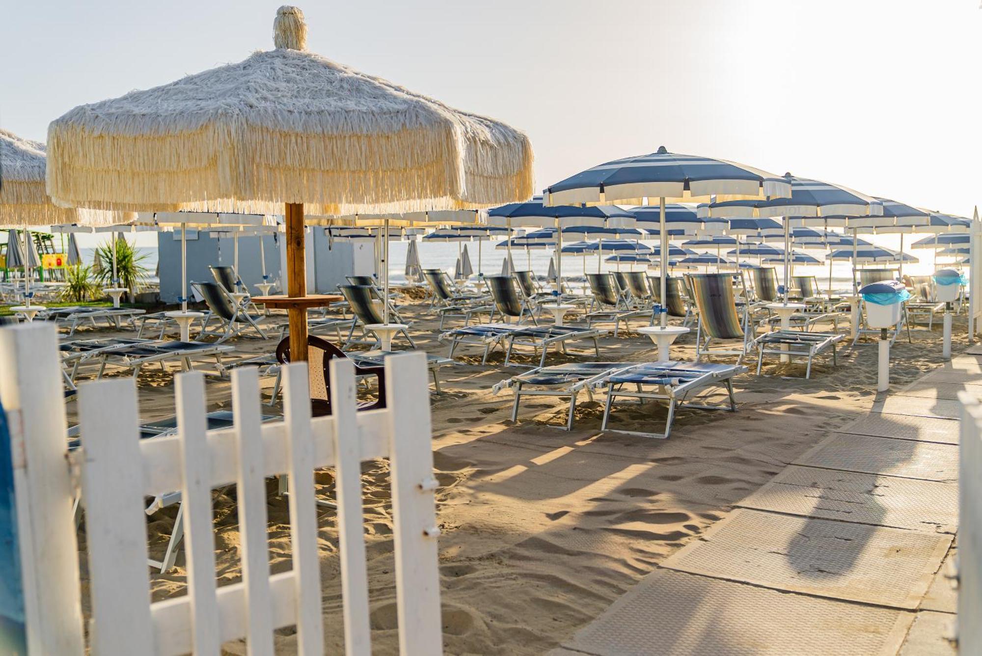 Hotel Joli Alba Adriatica Exteriér fotografie